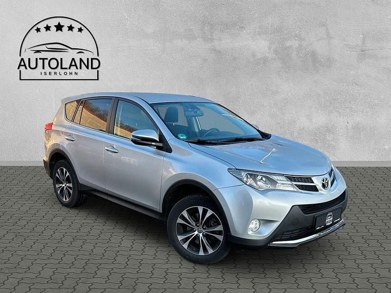Silber Gebraucht 2015 Toyota RAV4 Edition SUV | 18.499 € (Etwas zu teuer) - Bild 1/4