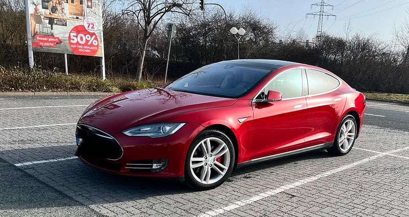 Gebraucht Tesla Model S 514 kW (700 PS) 2015 Rot Kleinwagen