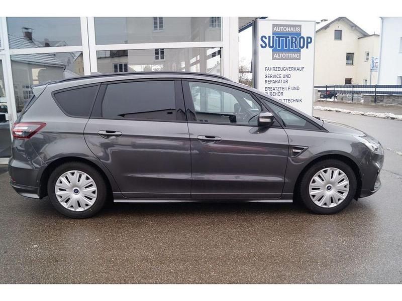 Gebraucht Ford S-MAX S 190 PS (139 kW) 2023 Magnetic (metallic) Van / Kleinbus