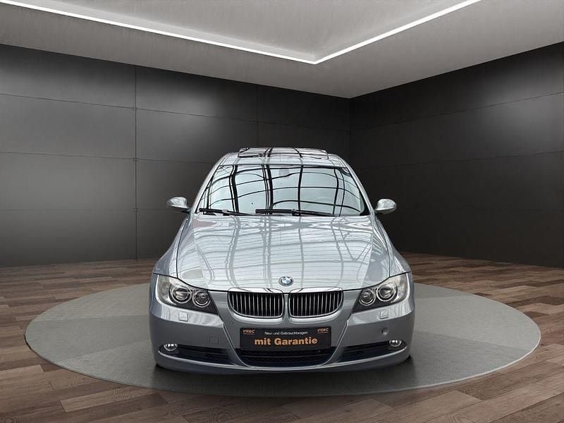 Blau Gebraucht 2005 BMW 325 Performance Limousine | 5.499 € (Superpreis) - Bild 1/4