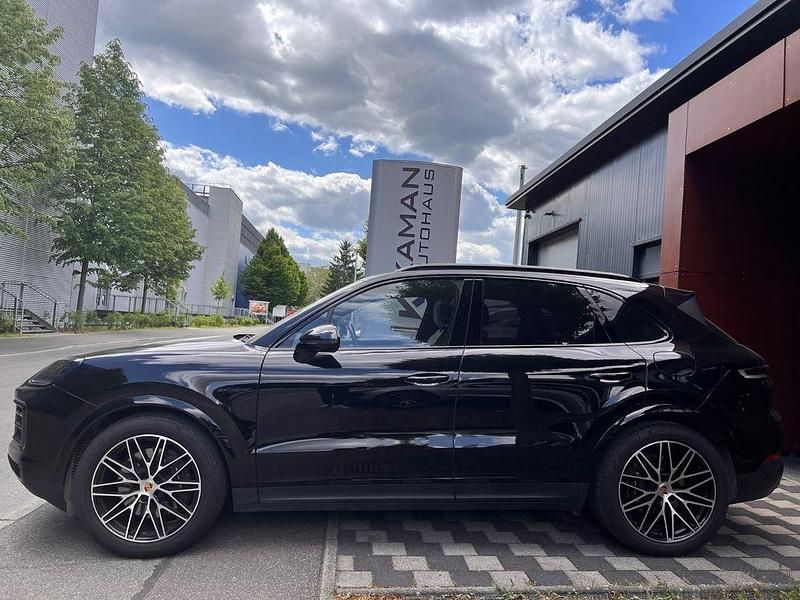 Schwarz Gebraucht 2023 Porsche Cayenne SUV | 104.500 € (Teuer) - Bild 1/4