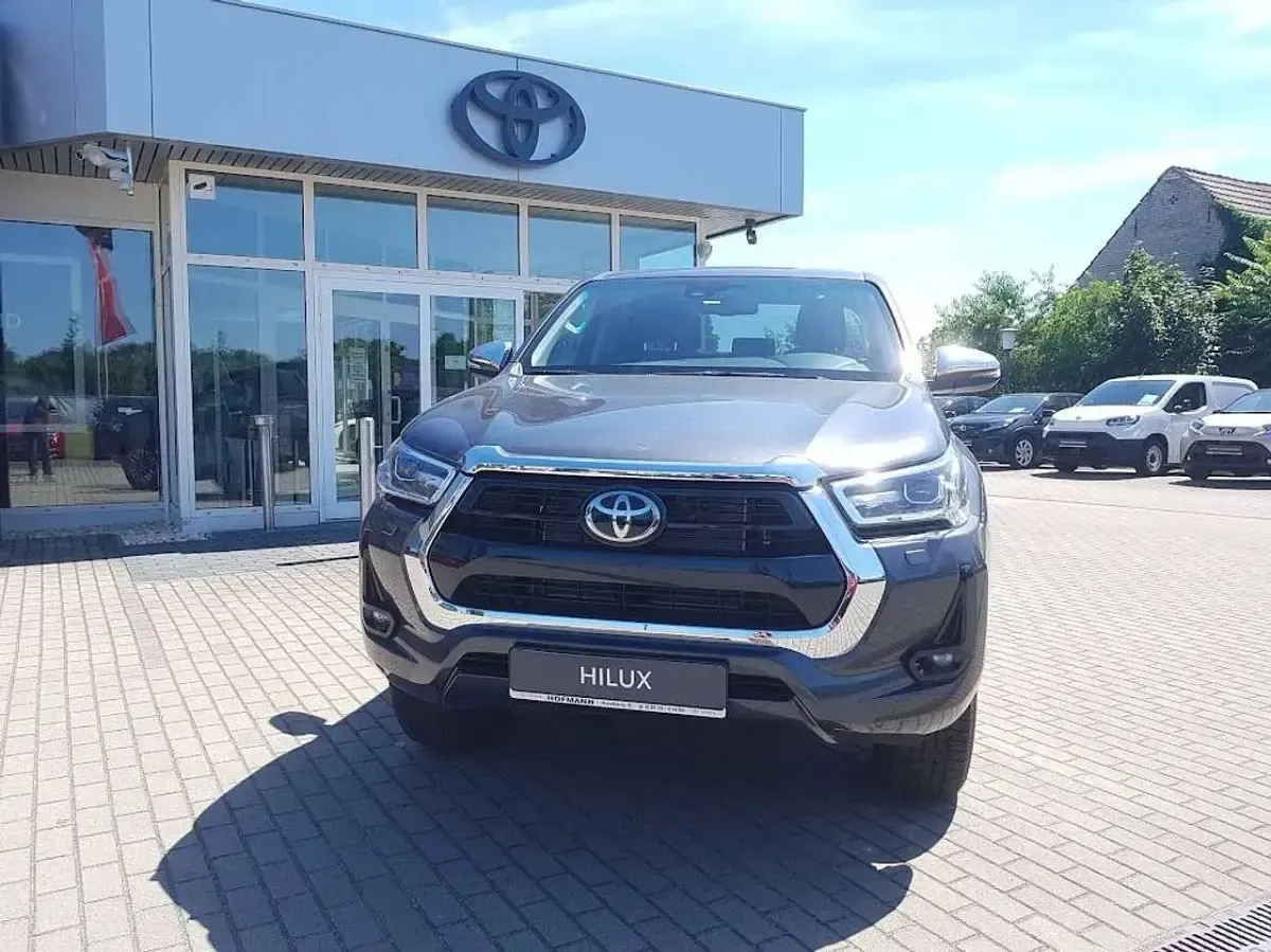 Neu Toyota HiLux Executive 204 PS (150 kW) 2026 Grey metallic Pickup