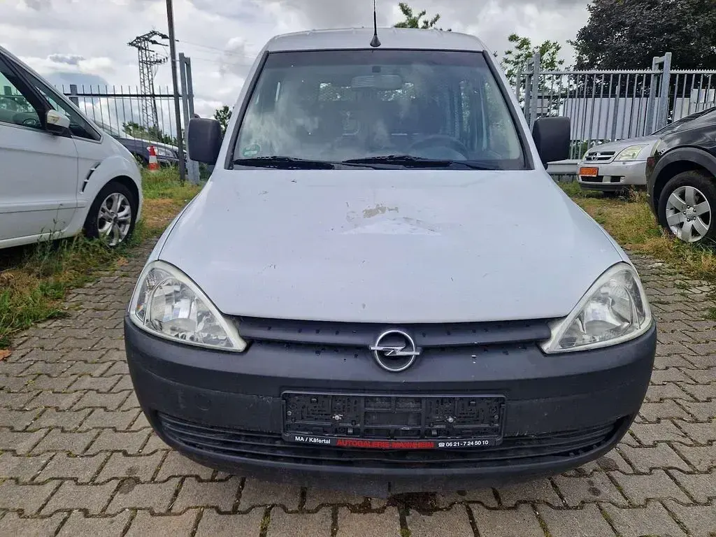 Gebraucht Opel Combo 94 PS (69 kW) 2008 Casabl/arctic/eisweiss/kaolin Van / Kleinbus