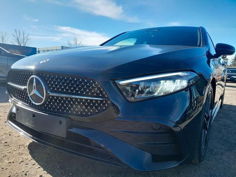 Gebraucht Mercedes A200 AMG 163 PS (119 kW) 2024 Schwarz Limousine
