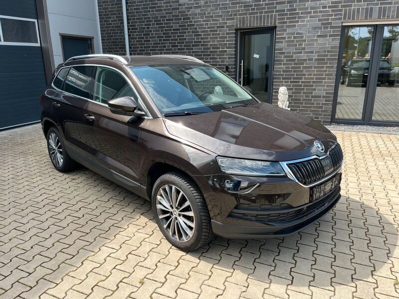 Braun Gebraucht 2020 Skoda Karoq Business Line SUV | 14.800 € (Fairer Preis) - Bild 1/4