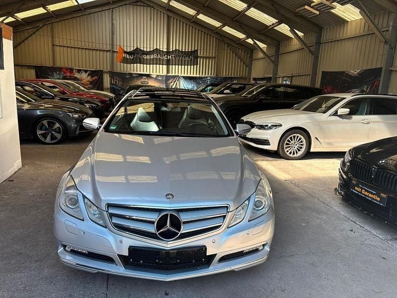 Gebraucht Mercedes E350 292 PS (214 kW) 2009 Silber Coupé