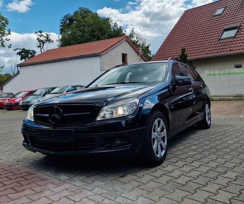 Schwarz Gebraucht 2010 Mercedes C220 Limousine | 5.490 € (Guter Preis) - Bild 1/4