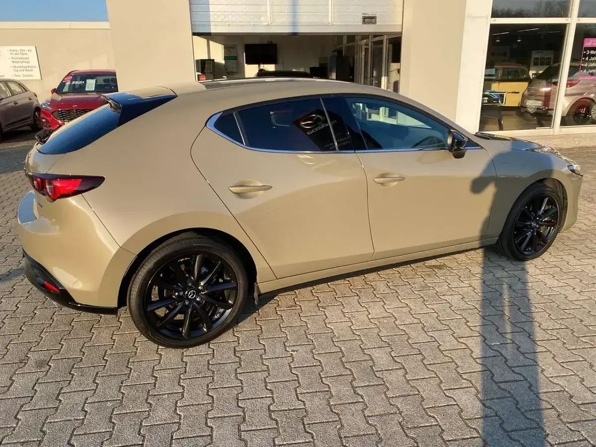 Gebraucht Mazda 3 Nagisa 140 PS (102 kW) 2024 Zircon sand Kleinwagen