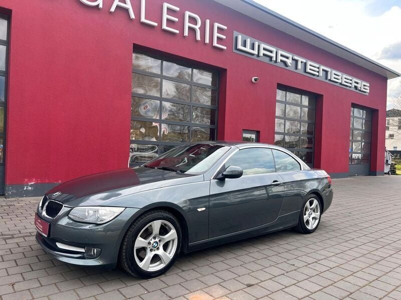 Grau Gebraucht 2011 BMW 320 Cabriolet Comfort Edition Cabrio | 11.480 € (Guter Preis) - Bild 1/4