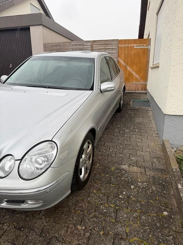 Gebraucht Mercedes E270 Elegance 177 PS (130 kW) 2003 Silber Limousine
