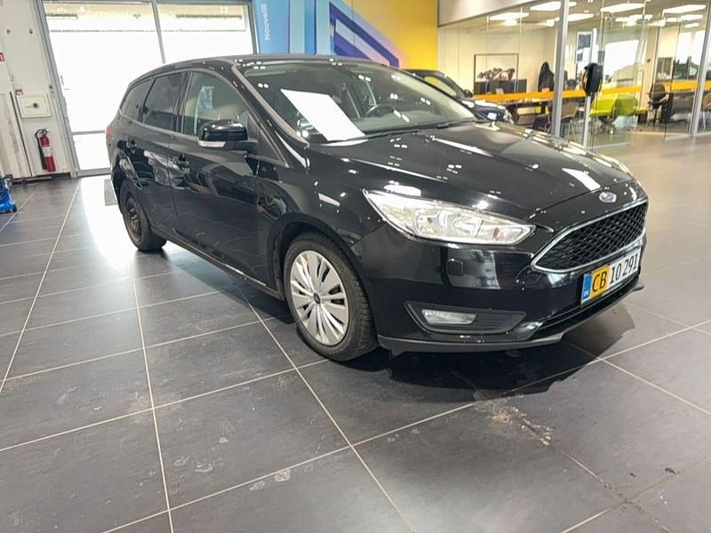 Gebraucht Ford Focus ST-Line 120 PS (88 kW) 2016 Schwarz Limousine