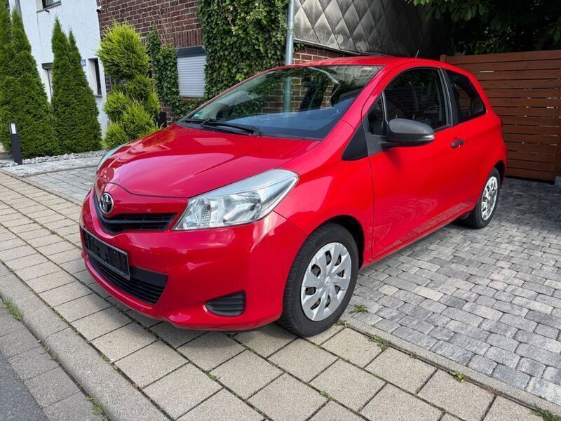Rot Gebraucht 2012 Toyota Yaris Cool Kleinwagen | 3.300 € (Superpreis) - Bild 1/4