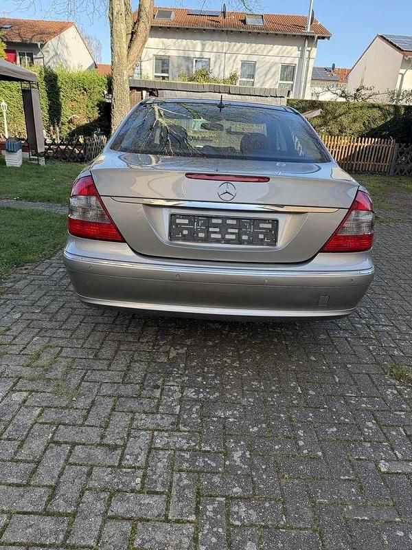 Gebraucht Mercedes E280 Elegance 190 PS (139 kW) 2006 Grau Limousine
