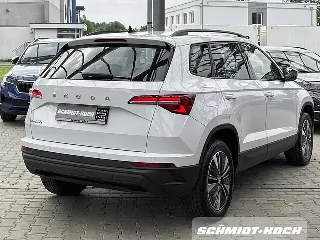 Gebraucht Skoda Karoq Ambition 150 PS (110 kW) 2023 Moonweiß perleffekt SUV