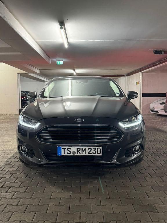 Gebraucht Ford Mondeo Titanium 241 PS (177 kW) 2014 Grau Limousine