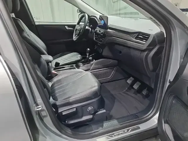 Gebraucht Ford Kuga Vignale 150 PS (110 kW) 2023 Silber, solar silver metallic SUV