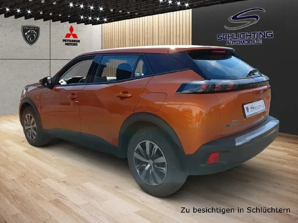 Gebraucht Peugeot e-2008 Active 100 kW (136 PS) 2022 SUV