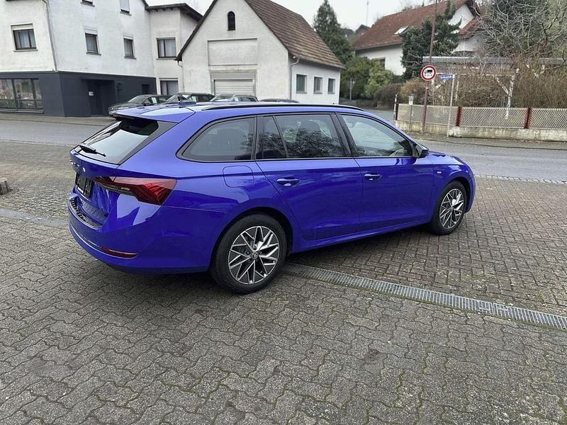 Gebraucht Skoda Octavia Tour 150 PS (110 kW) 2022 Blau Kombi