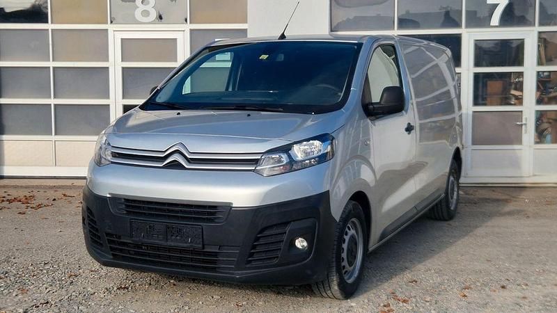 Grau Gebraucht 2017 Citroën Jumpy Business Class Van / Kleinbus | 6.600 € (Fairer Preis) - Bild 1/4
