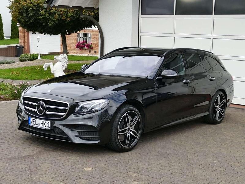 Schwarz Gebraucht 2020 Mercedes E400 AMG Kombi | 39.900 € (Guter Preis) - Bild 1/4