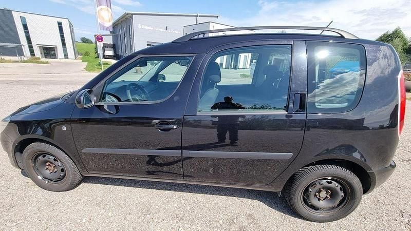 Schwarz Gebraucht 2012 Skoda Roomster Active Kombi | 4.900 € (Etwas zu teuer) - Bild 1/4