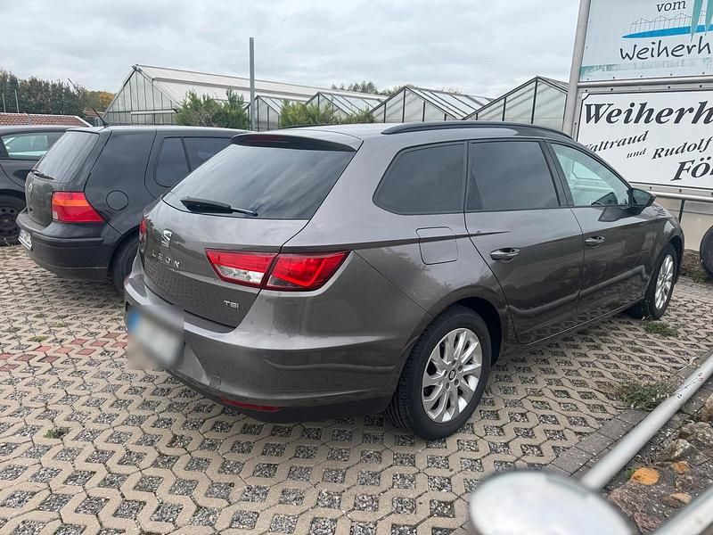 Grau Gebraucht 2015 Seat Leon ST Kombi | 9.500 € (Fairer Preis) - Bild 1/4