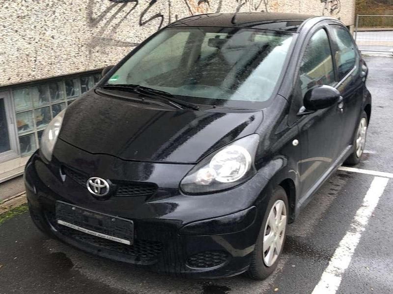 Midnight black Gebraucht 2009 Toyota Aygo Cool Kleinwagen | 999 € (Superpreis) - Bild 1/4