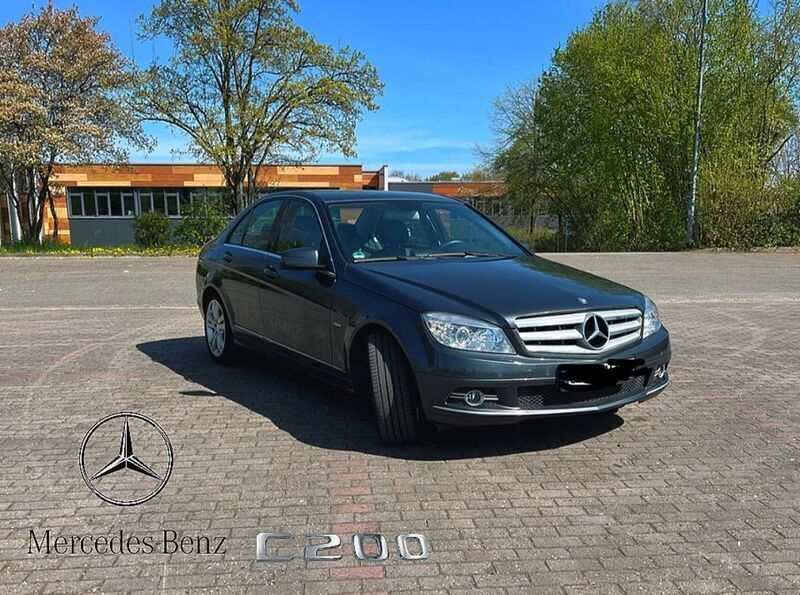 Grau Gebraucht 2010 Mercedes C200 Avantgarde Limousine | 10.900 € (Etwas zu teuer) - Bild 1/4