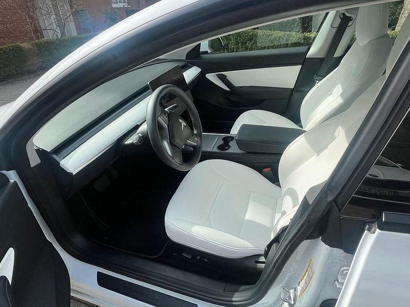 Gebraucht Tesla Model 3 Standard Range Plus 239 kW (325 PS) 2021 Weiß Limousine