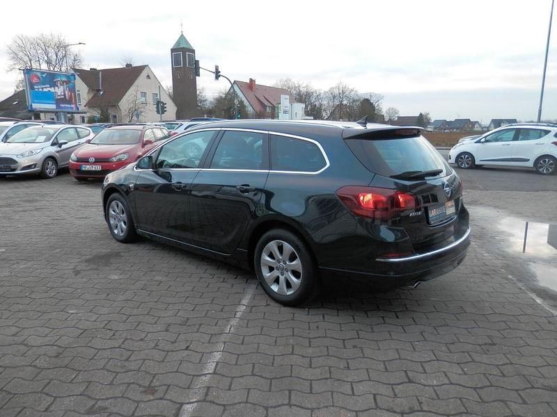 Gebraucht Opel Astra Exklusiv 140 PS (102 kW) 2014 Grün Kombi