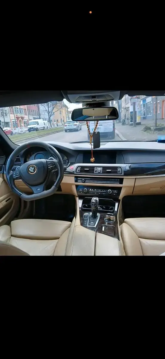 Gebraucht BMW 530 258 PS (189 kW) 2011 Schwarz Kombi