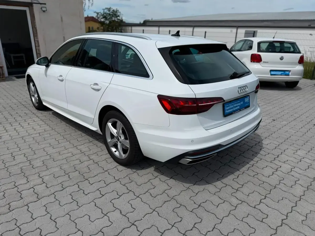 Gebraucht Audi A4 Advanced 204 PS (150 kW) 2022 Weiß Kombi