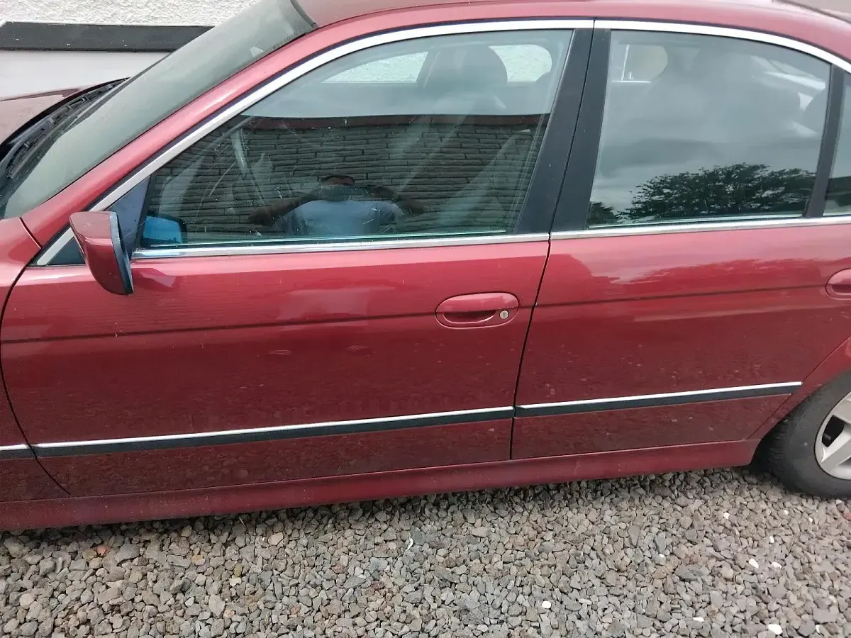 Gebraucht BMW 523 170 PS (125 kW) 1995 Rot Limousine