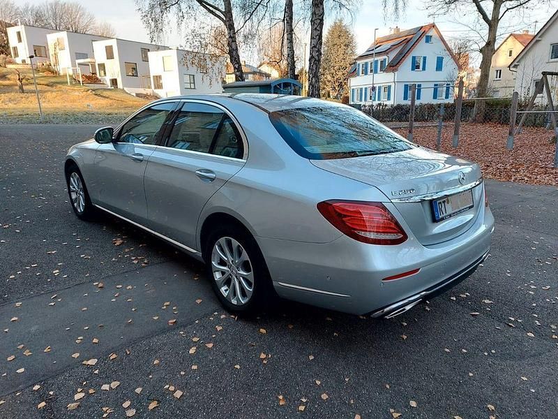 Gebraucht Mercedes E250 Exclusive 211 PS (155 kW) 2018 Grau Limousine