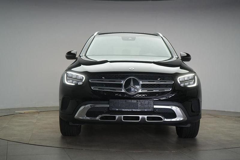 Gebraucht Mercedes GLC300e 211 PS (155 kW) 2021 Schwarz SUV