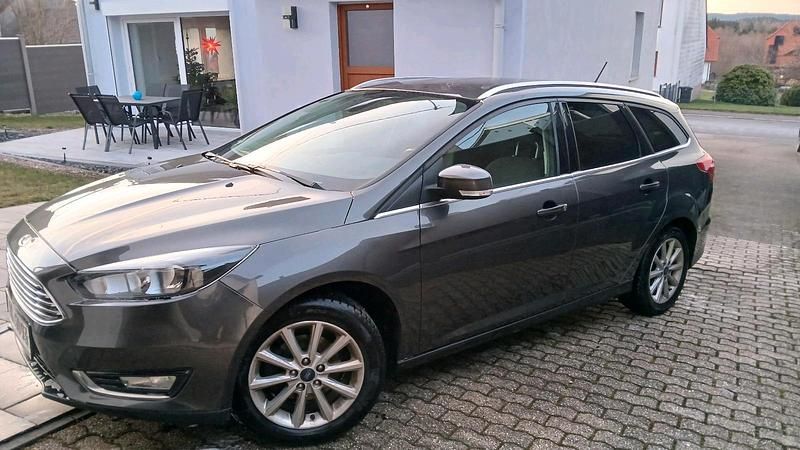 Gebraucht Ford Focus Business Edition 125 PS (91 kW) 2017 Grün Kombi