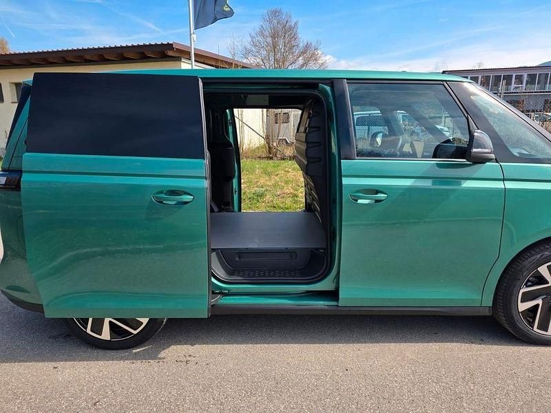Neu VW ID. Buzz Pro 250 kW (340 PS) 2026 Grün Van / Kleinbus
