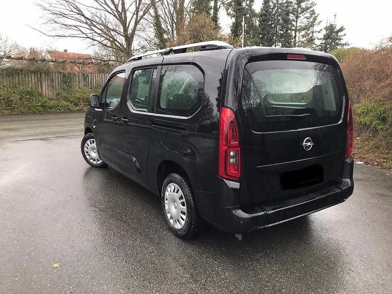 Second-hand Opel Combo 131 CP (96 kW) 2019 Negru Monovolum