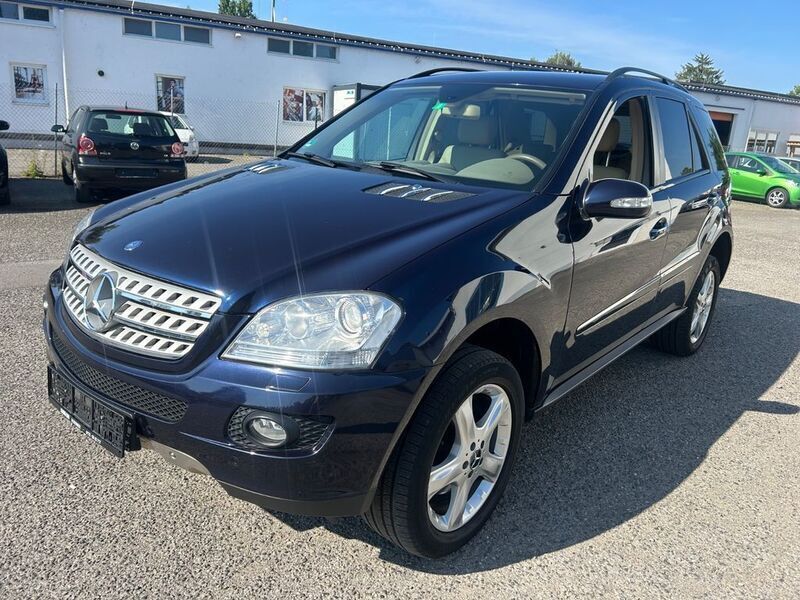 Blau Gebraucht 2007 Mercedes ML350 SUV | 7.900 € (Guter Preis) - Bild 1/4