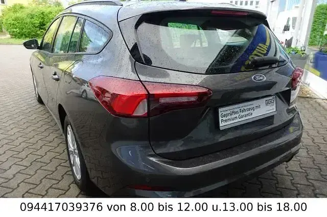 Gebraucht Ford Focus Cool & Connect 120 PS (88 kW) 2022 Grau Limousine