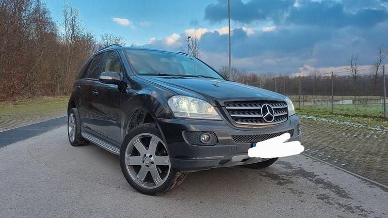 Schwarz Gebraucht 2006 Mercedes ML350 SUV | 6.999 € (Fairer Preis) - Bild 1/4
