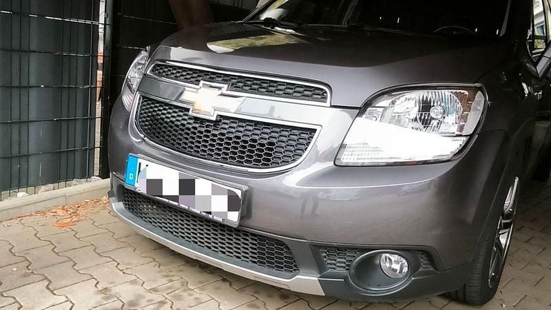 Grau Gebraucht 2013 Chevrolet Orlando LT Van / Kleinbus | 6.000 € (Superpreis) - Bild 1/4