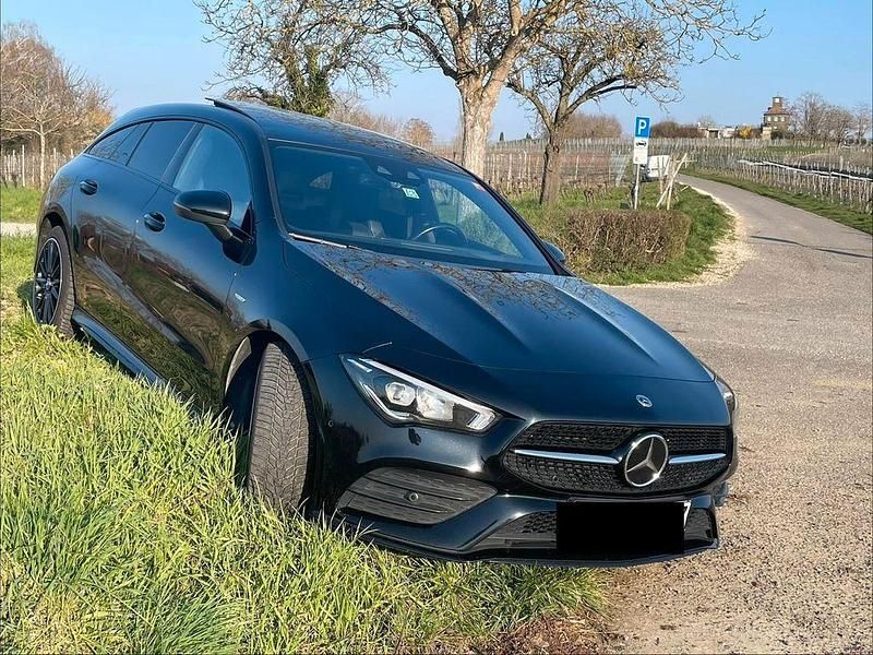 Gebraucht Mercedes CLA220 190 PS (139 kW) 2020 Schwarz Limousine