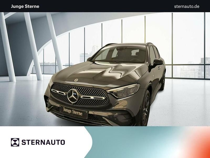 Metalliclack graphitgrau Gebraucht 2024 Mercedes GLC300e AMG SUV | 62.951 € (Fairer Preis) - Bild 1/4