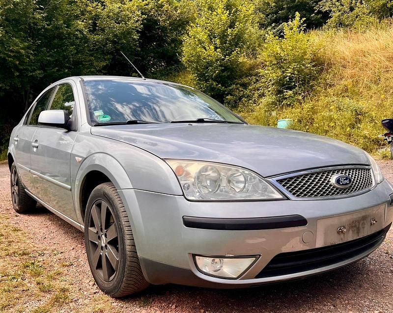 Schwarz Gebraucht 2004 Ford Mondeo Limousine | 550 € (Superpreis) - Bild 1/4
