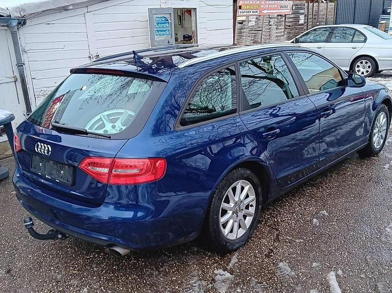 Gebraucht Audi A4 Ambition 170 PS (125 kW) 2012 Scubablau metallic Kombi