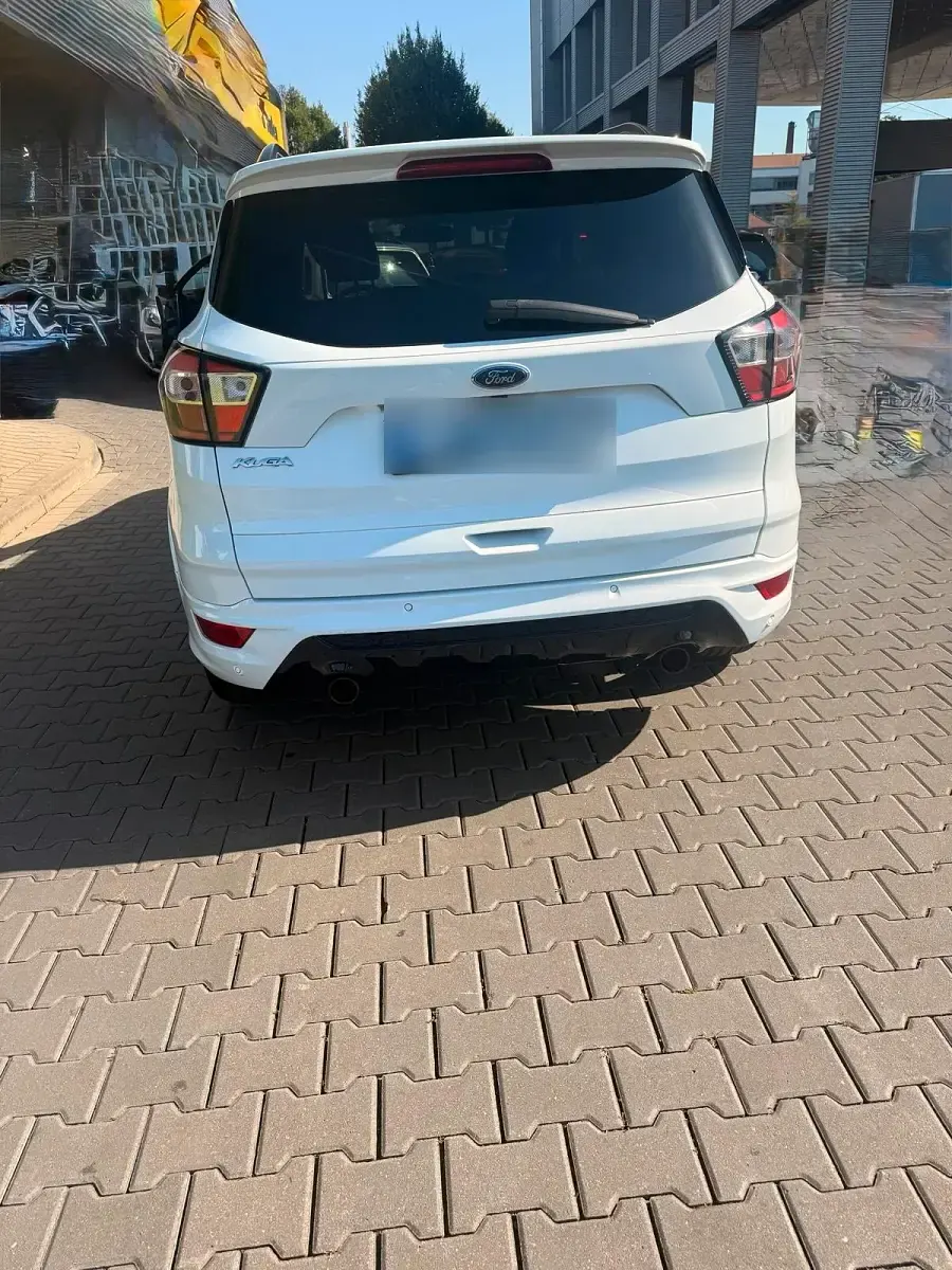Gebraucht Ford Kuga 179 PS (131 kW) 2018 Weiß SUV