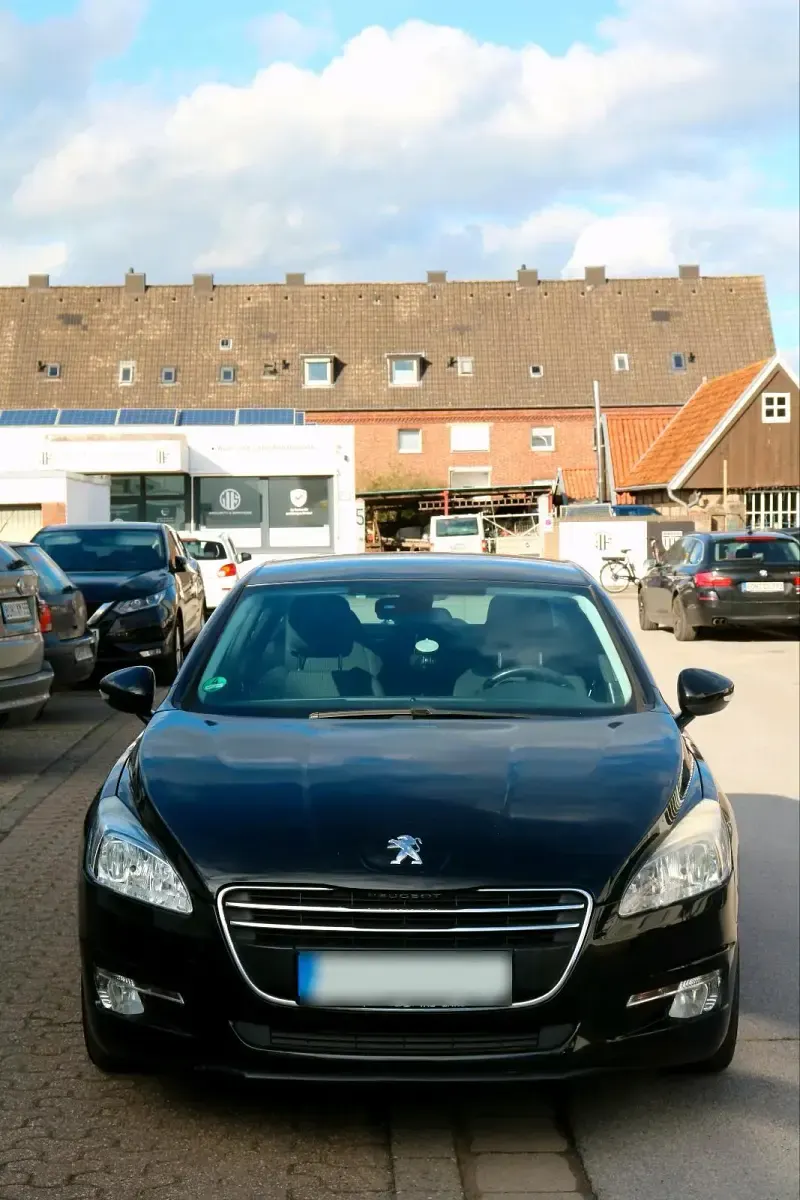 Gebraucht Peugeot 508 156 PS (114 kW) 2012 Schwarz Limousine