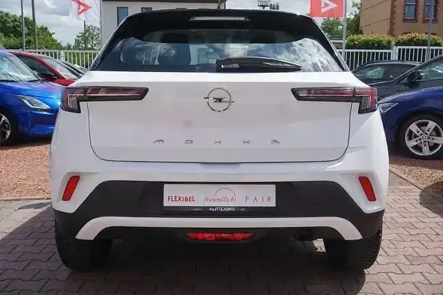 Gebraucht Opel Mokka Basis 101 PS (74 kW) 2022 Jade weiss/arktis weiss SUV