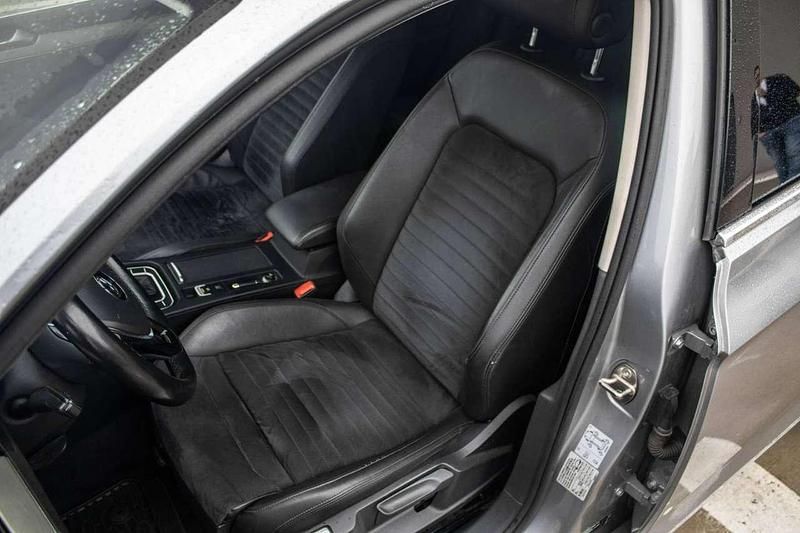 Gebraucht VW Passat Highline 190 PS (139 kW) 2018 Silber Kombi